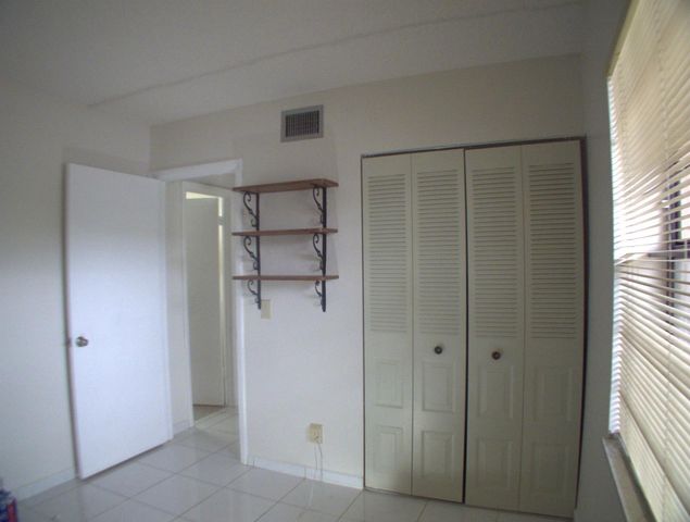 10332 SUNRISE LAKES Boulevard 111, Sunrise, FL 33322