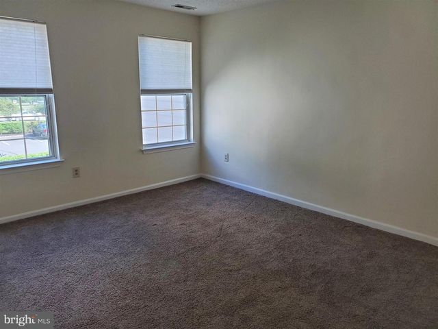 814 EAGLES CHASE EAGLES CHASE DR, Lawrenceville, NJ 08648