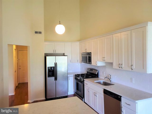 814 EAGLES CHASE EAGLES CHASE DR, Lawrenceville, NJ 08648