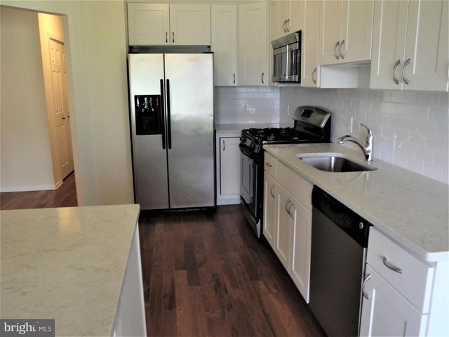 814 EAGLES CHASE EAGLES CHASE DR, Lawrenceville, NJ 08648
