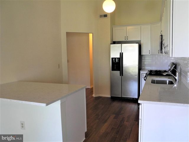 814 EAGLES CHASE EAGLES CHASE DR, Lawrenceville, NJ 08648