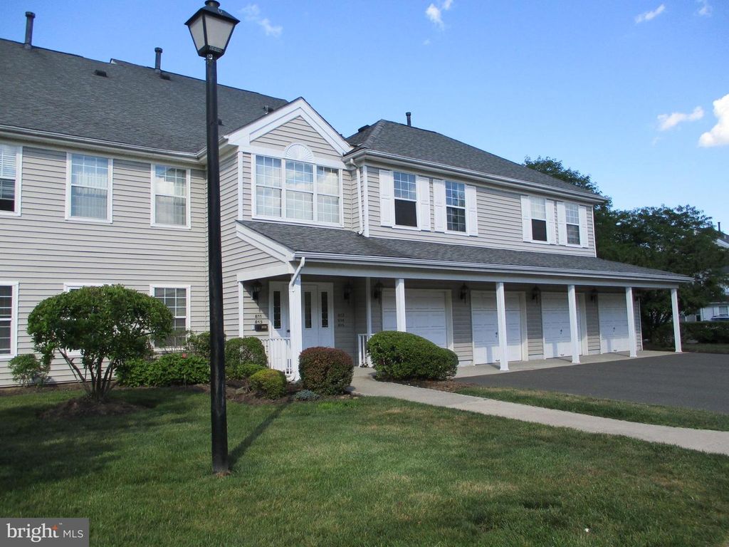 814 EAGLES CHASE EAGLES CHASE DR, Lawrenceville, NJ 08648