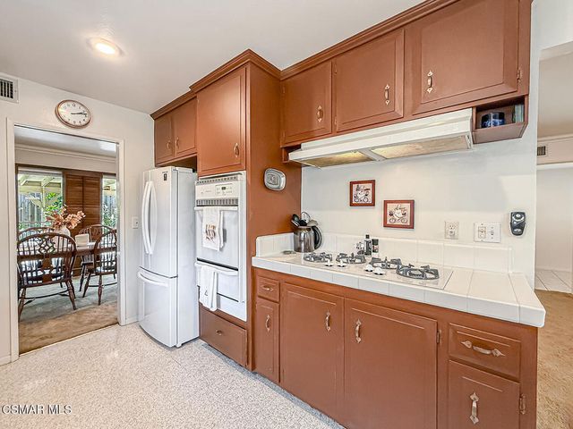 2217 Rockdale Avenue, Simi Valley, CA 93063