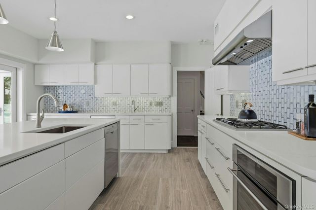 34 Sousa Drive, Sands Point, NY 11050