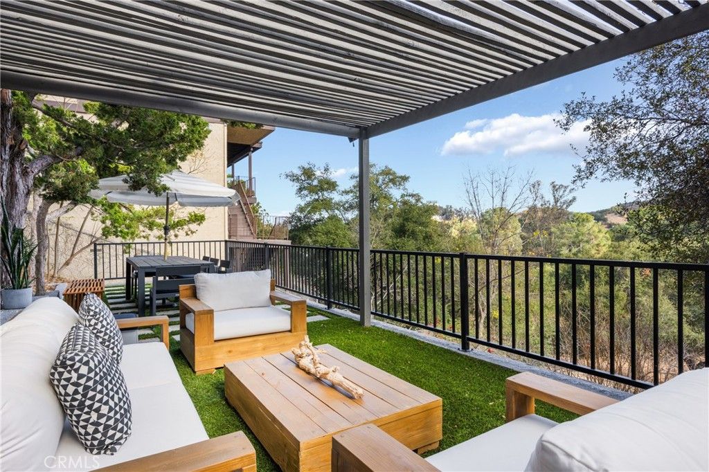 4234 Alhama Drive, Woodland Hills, CA 91364 — photo 5