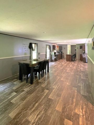 599 New Hope Rd, Celina, TN 38551