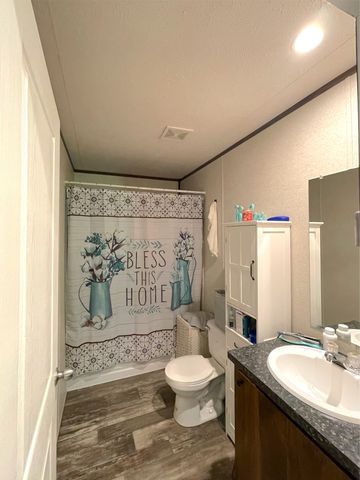 599 New Hope Rd, Celina, TN 38551
