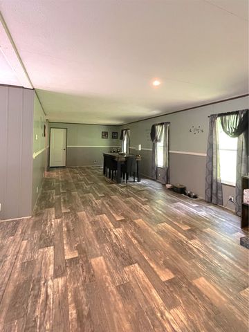 599 New Hope Rd, Celina, TN 38551