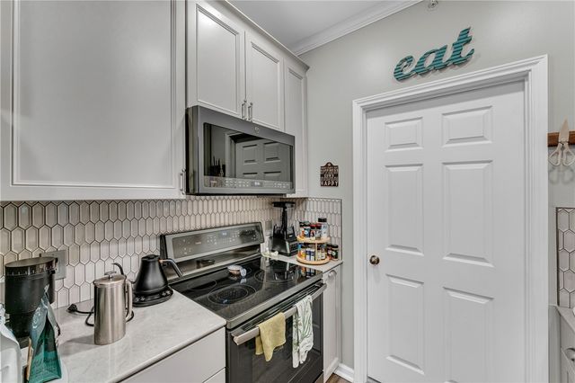 4261 NE Meadow Creek Circle 207, Fayetteville, AR 72703