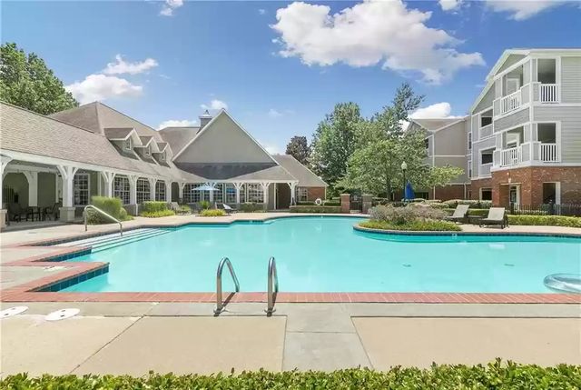 4261 NE Meadow Creek Circle 207, Fayetteville, AR 72703