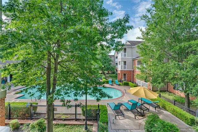 4261 NE Meadow Creek Circle 207, Fayetteville, AR 72703