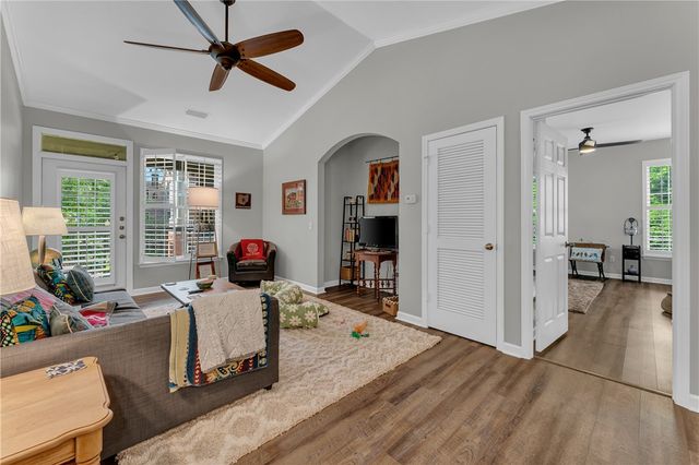 4261 NE Meadow Creek Circle 207, Fayetteville, AR 72703