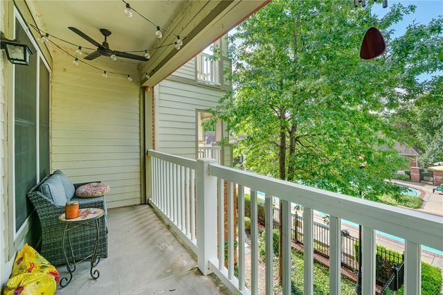 4261 NE Meadow Creek Circle 207, Fayetteville, AR 72703