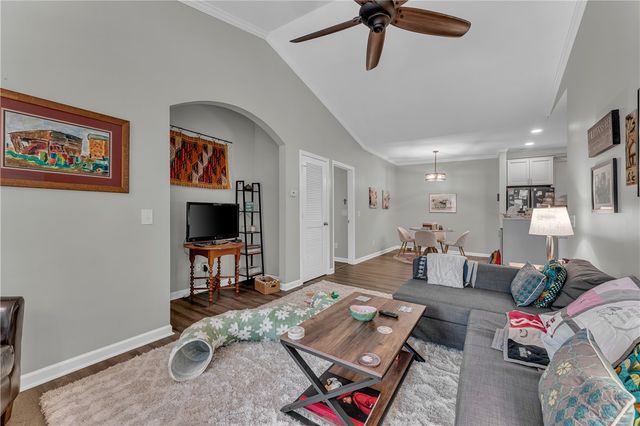 4261 NE Meadow Creek Circle 207, Fayetteville, AR 72703