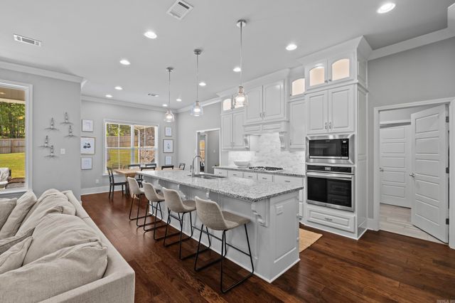 9033 Wooddale Drive, Sherwood, AR 72120