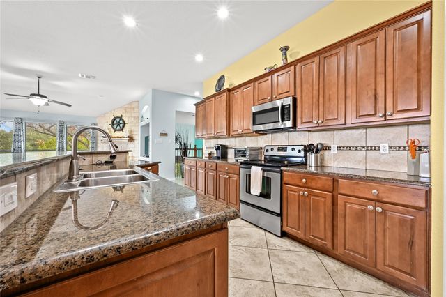 2720 Westview DR, Canyon Lake, TX 78133