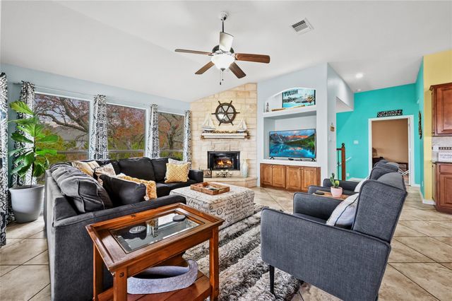 2720 Westview DR, Canyon Lake, TX 78133