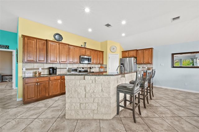 2720 Westview DR, Canyon Lake, TX 78133