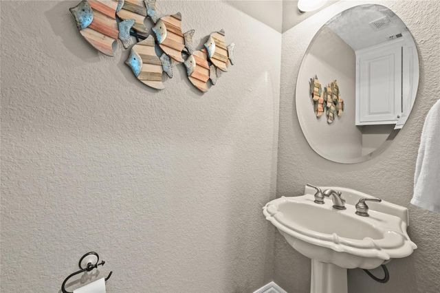 2720 Westview DR, Canyon Lake, TX 78133