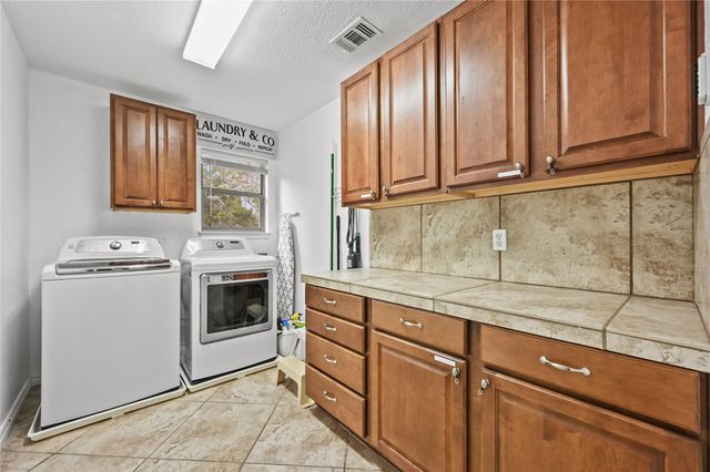 2720 Westview DR, Canyon Lake, TX 78133