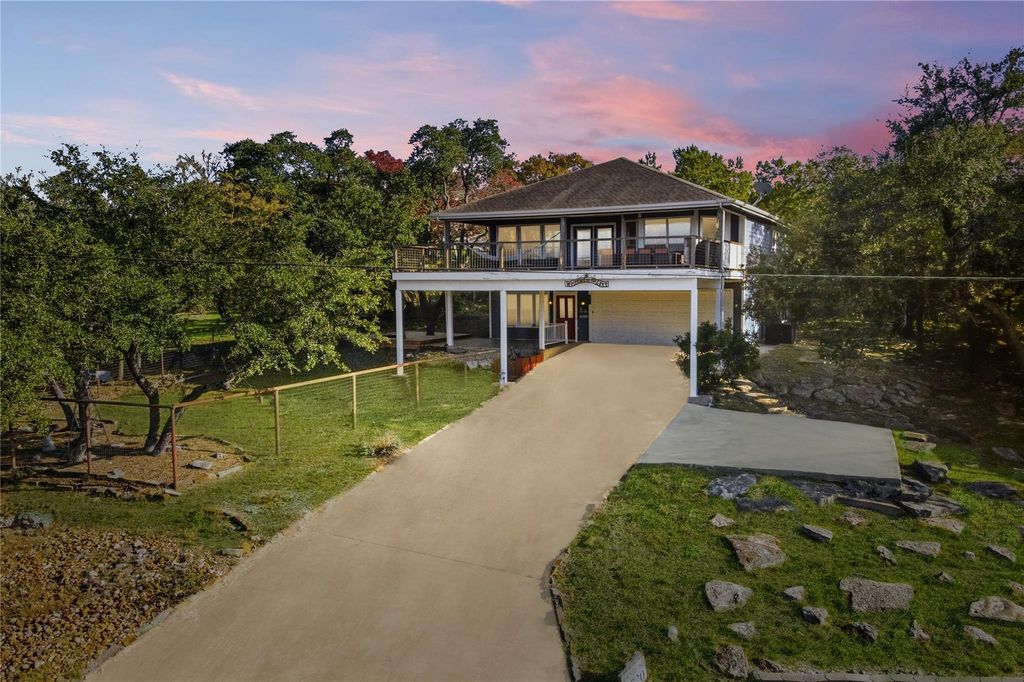 2720 Westview DR, Canyon Lake, TX 78133