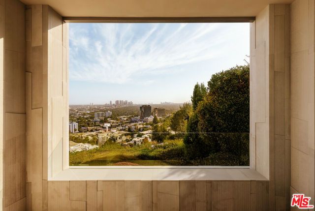 1302 Collingwood Place, West Hollywood, CA 90069