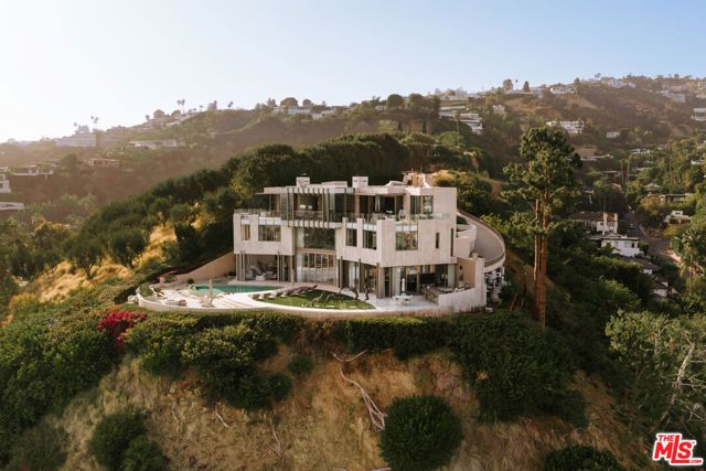 1302 Collingwood Place, West Hollywood, CA 90069
