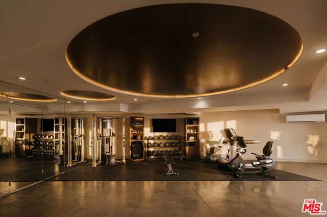1302 Collingwood Place, West Hollywood, CA 90069