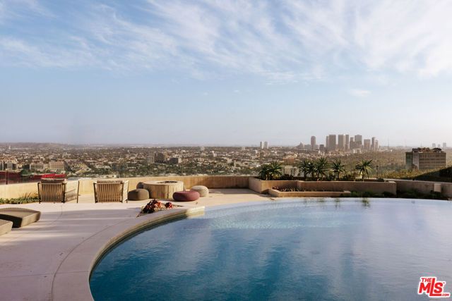 1302 Collingwood Place, West Hollywood, CA 90069