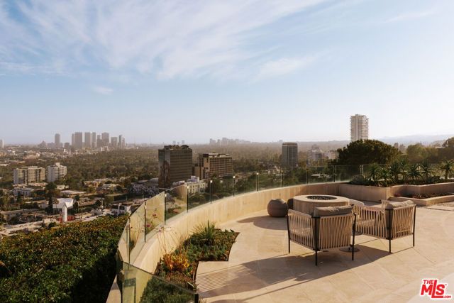 1302 Collingwood Place, West Hollywood, CA 90069