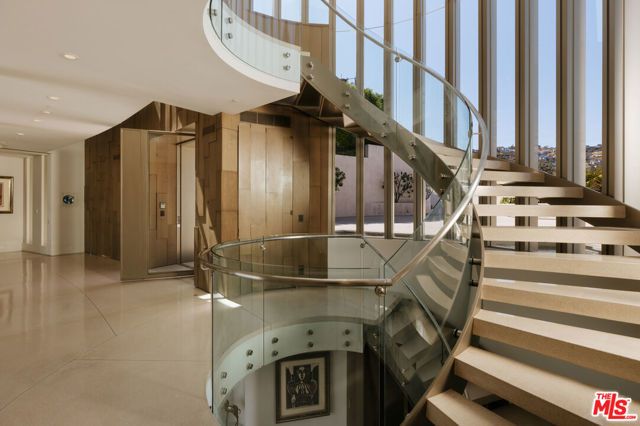 1302 Collingwood Place, West Hollywood, CA 90069