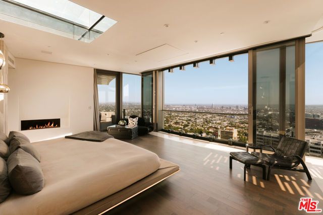 1302 Collingwood Place, West Hollywood, CA 90069