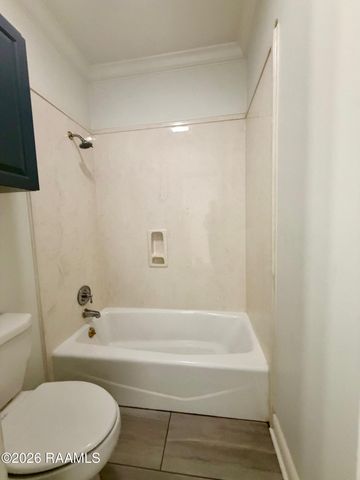 9 Steamboat Bend, New Iberia, LA 70563