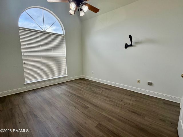 9 Steamboat Bend, New Iberia, LA 70563