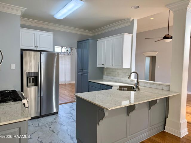 9 Steamboat Bend, New Iberia, LA 70563