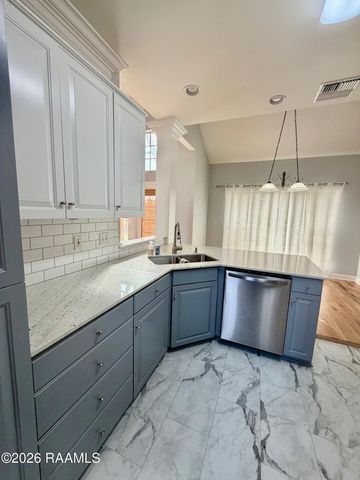 9 Steamboat Bend, New Iberia, LA 70563