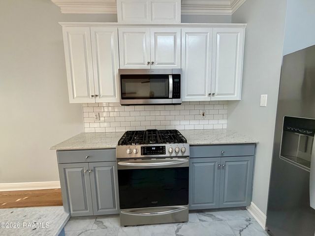 9 Steamboat Bend, New Iberia, LA 70563