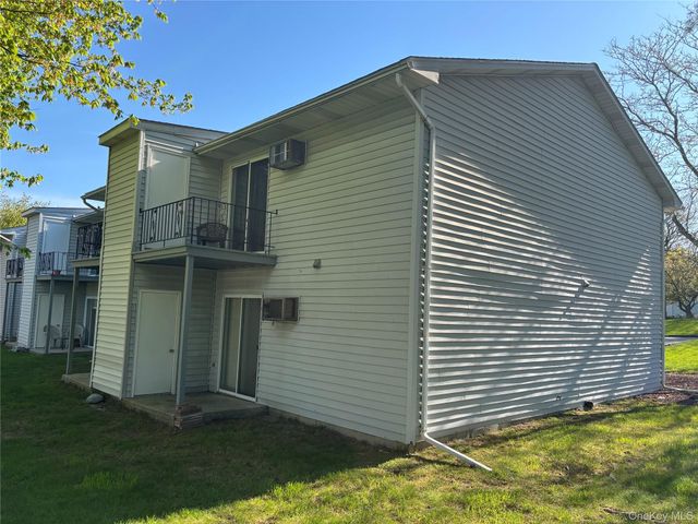 4 Locust Court F, Fishkill, NY 12524