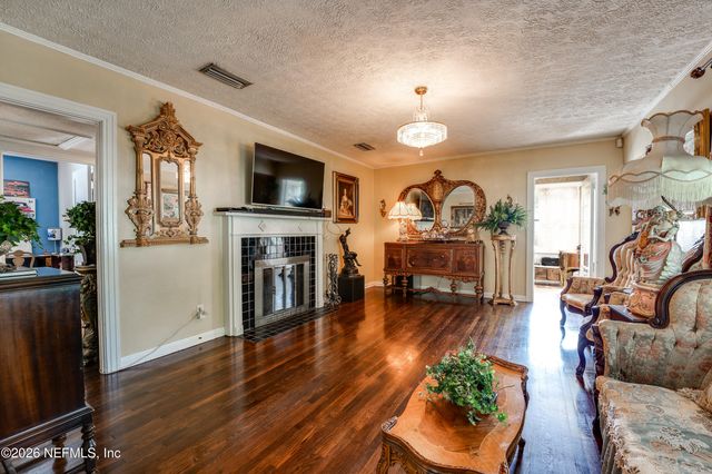 1335 AZALEA Drive, Jacksonville, FL 32205