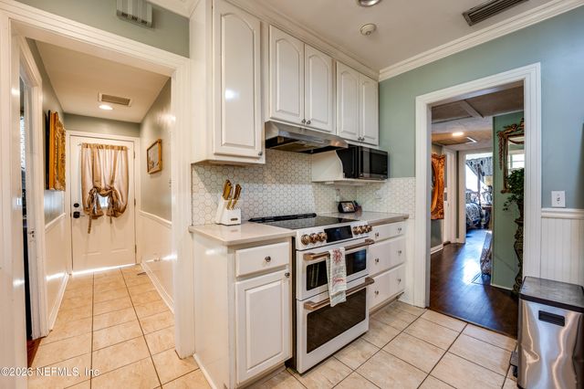 1335 AZALEA Drive, Jacksonville, FL 32205