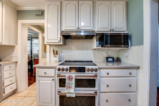 1335 AZALEA Drive, Jacksonville, FL 32205