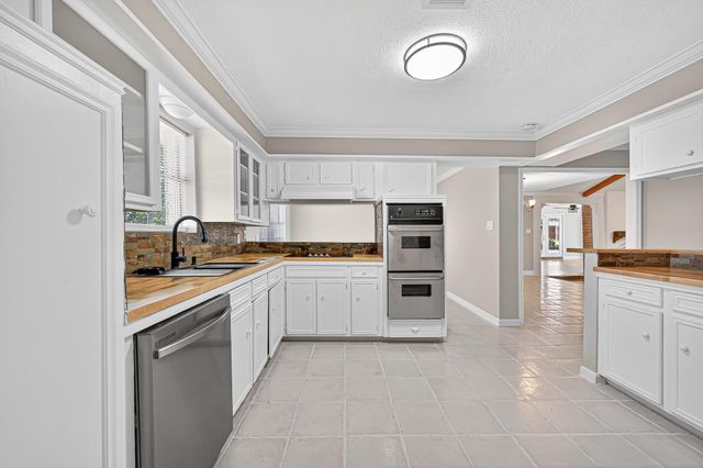 13903 Chevy Chase Drive, Houston, TX 77077