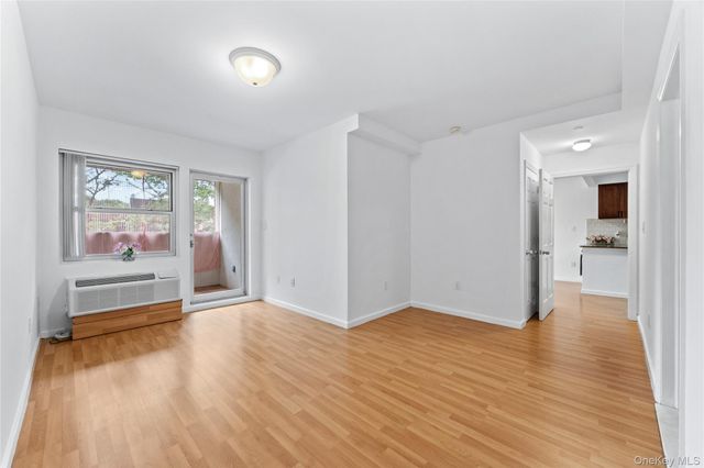 71-33 162nd Street 3F, Fresh Meadows, NY 11365