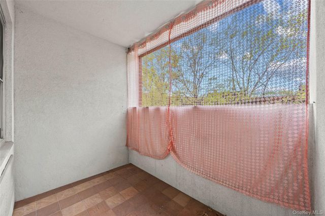 71-33 162nd Street 3F, Fresh Meadows, NY 11365