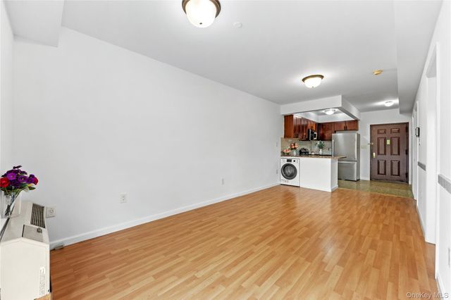 71-33 162nd Street 3F, Fresh Meadows, NY 11365