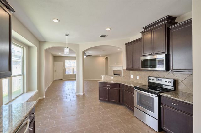 12635 Lake Shore Drive, Montgomery, TX 77356