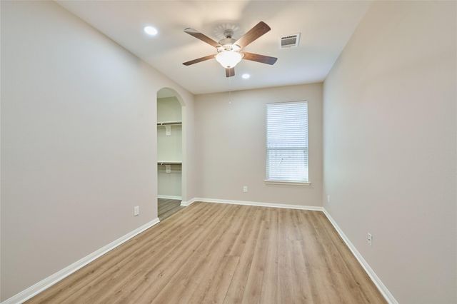 12635 Lake Shore Drive, Montgomery, TX 77356