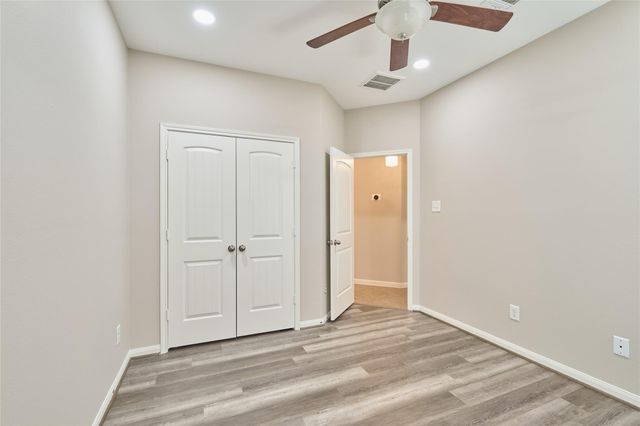 12635 Lake Shore Drive, Montgomery, TX 77356