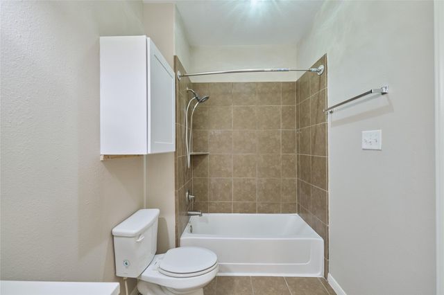 12635 Lake Shore Drive, Montgomery, TX 77356