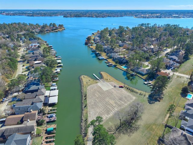 12635 Lake Shore Drive, Montgomery, TX 77356